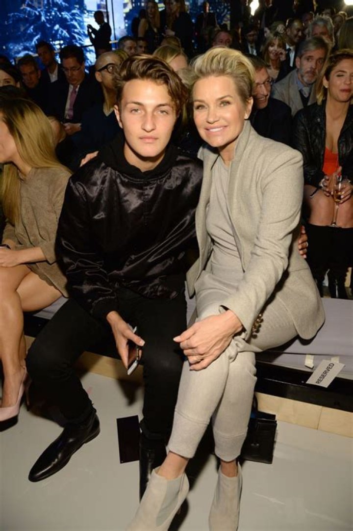 Yolanda Hadid Height Weight Shoe Size Measurements Religion Ethnicity