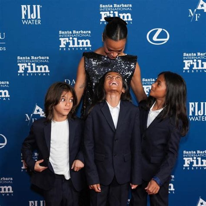 Zoe Saldana Admits She Has “Mom Guilt” About Her Kids – Here’s Why