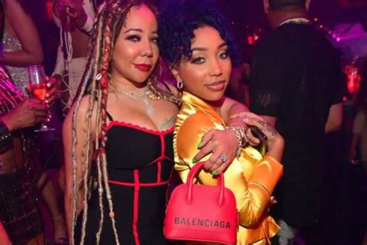 Zonnique Pullins Shares Footage From Behind The Scenes Of Her Elléments Magazine Cover Shoot